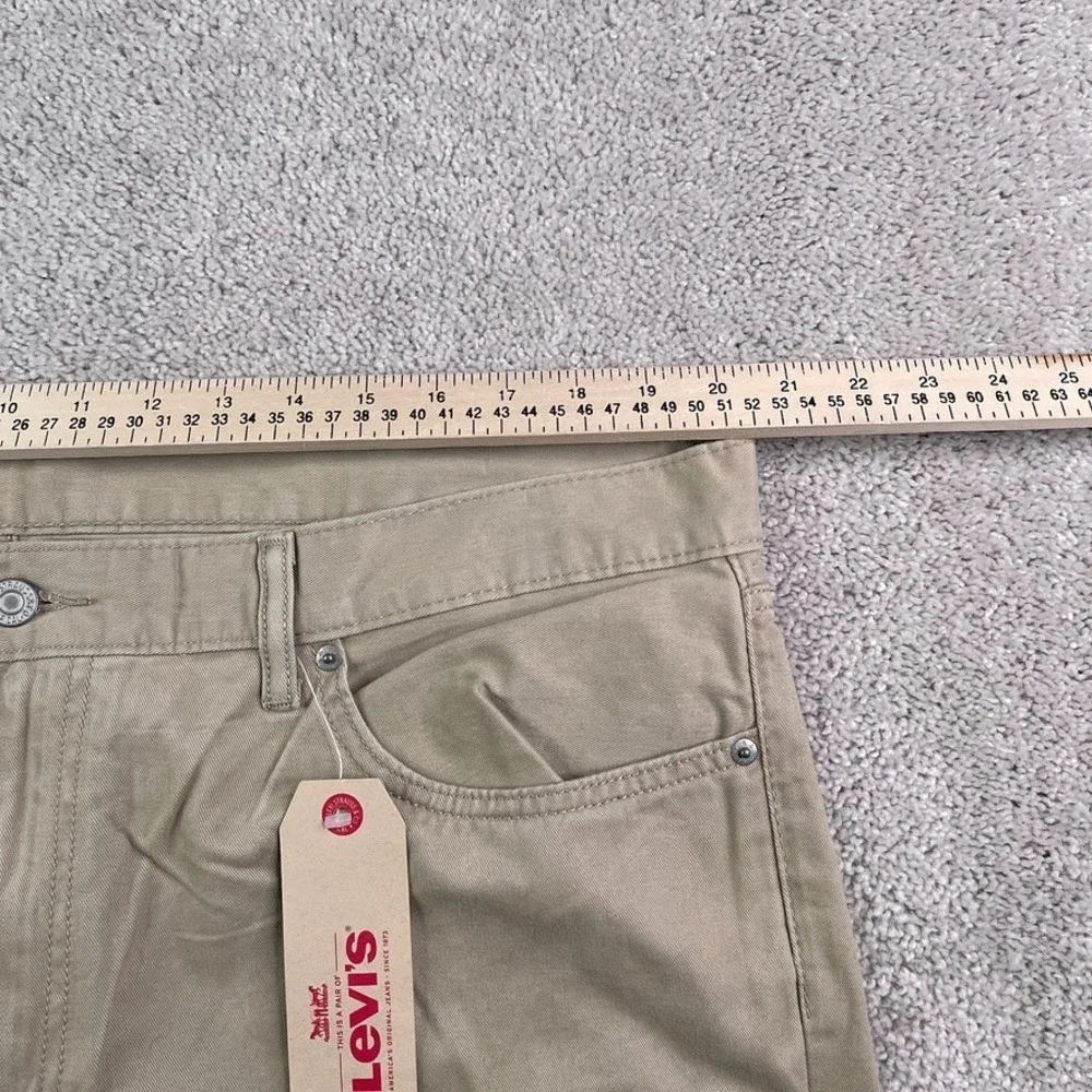 NEW Levis 559 Pants‎ Mens 40x30 Tan Khaki Relaxed Straight Twill Chino NWT